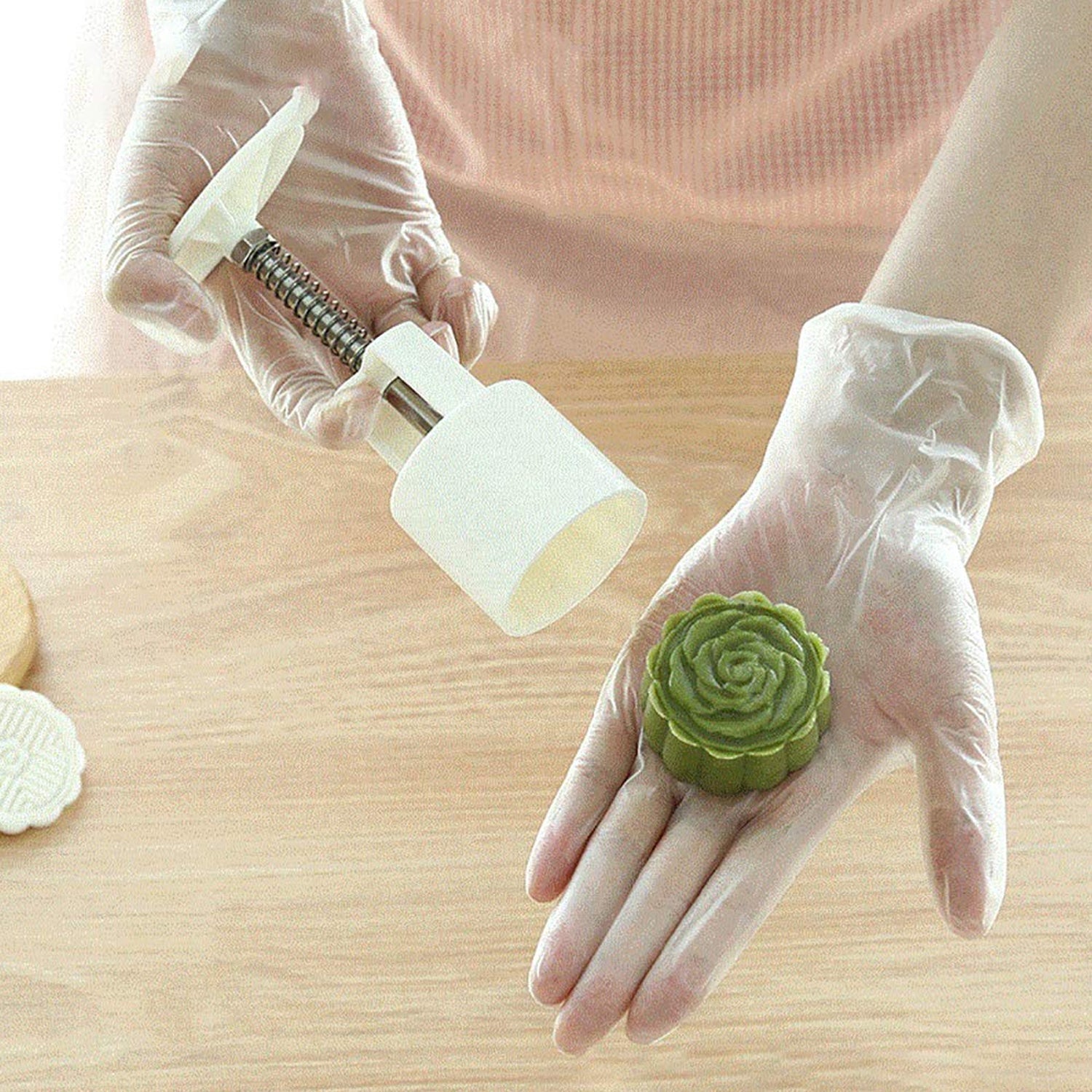 Mooncake Mold with 6 Stamps (1 Set) Mooncake Mold with 6 Stamps (1 Set)